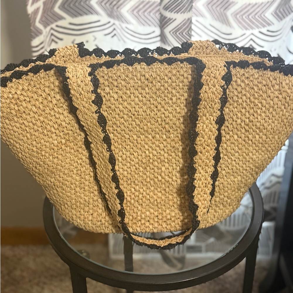 Chic Tan Tote Bag with Black Detailing - Picture 2 of 6